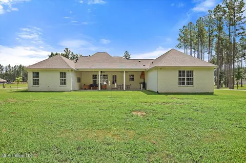 Exterior - 172 Fallen Oaks Dr, Brandon, MS 39047 photo 10 of 16