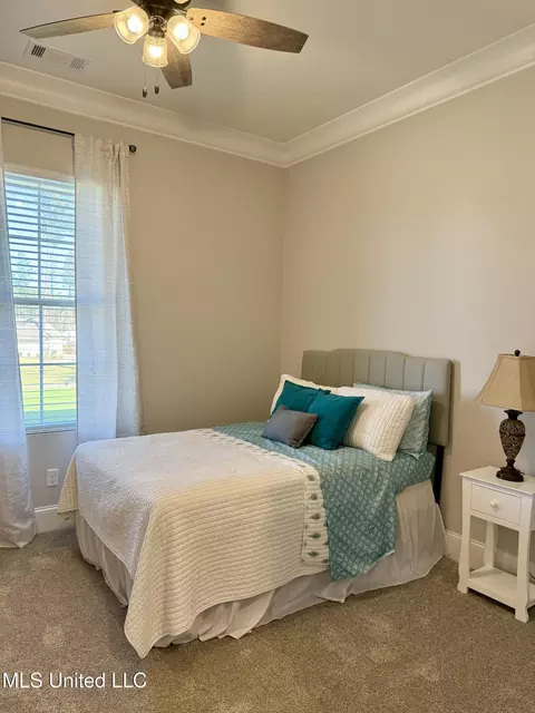 Bedroom - 172 Fallen Oaks Dr, Brandon, MS 39047 photo 3 of 6