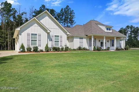 Exterior - 172 Fallen Oaks Dr, Brandon, MS 39047 photo 12 of 16