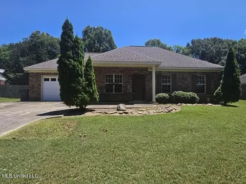 127 Woolfolk Rd, Senatobia, MS 38668