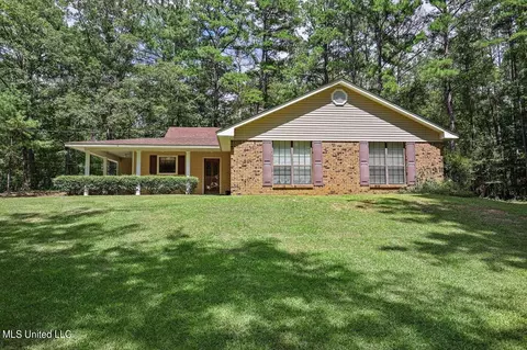 115 Hickory St, Brandon, MS 39042 photo 2
