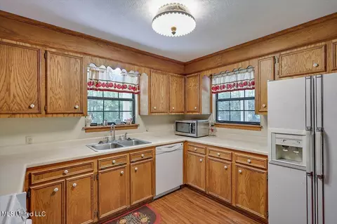 115 Hickory St, Brandon, MS 39042 photo 11