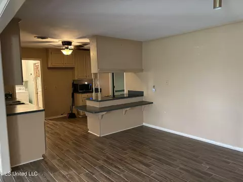 5265 Wayneland Dr, Jackson, MS 39211 photo 3