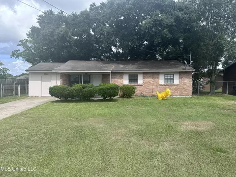 3306 Wesley St, Pascagoula, MS 39567