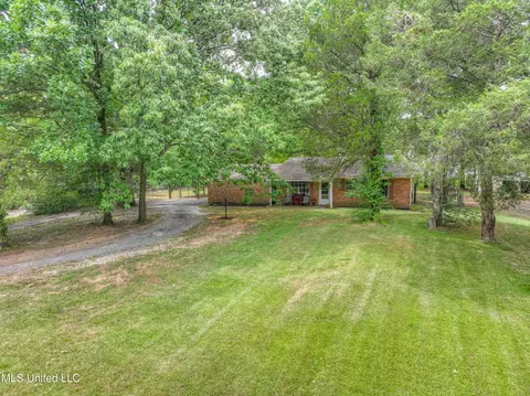 Exterior - 15 Crestfield Rd, Coldwater, MS 38618 photo 2 of 19
