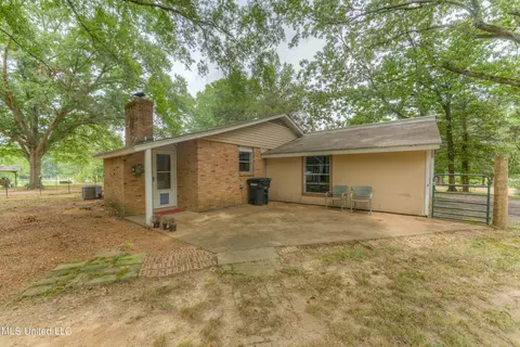 Exterior - 15 Crestfield Rd, Coldwater, MS 38618 photo 3 of 19