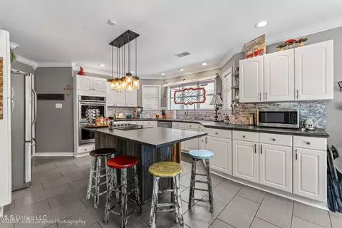Kitchen - 920 W Green T Lk, Hernando, MS 38632 photo 1 of 4