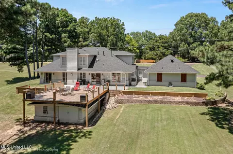 Exterior - 920 W Green T Lk, Hernando, MS 38632 photo 3 of 6