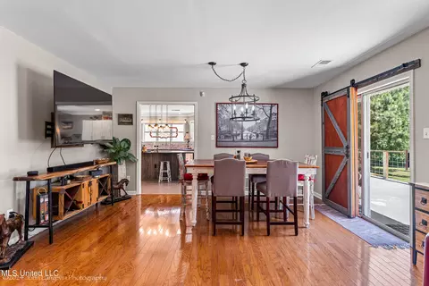 Dining - 920 W Green T Lk, Hernando, MS 38632 photo 1 of 1