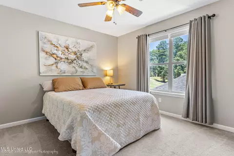 Bedroom - 920 W Green T Lk, Hernando, MS 38632 photo 3 of 4