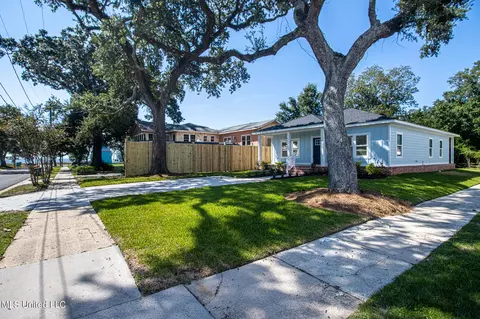 135 Saint John Ave, Biloxi, MS 39530
