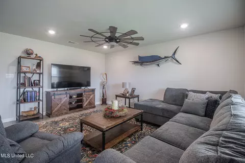 Living - 1023 Enclave Cir, Long Beach, MS 39560 photo 2 of 2