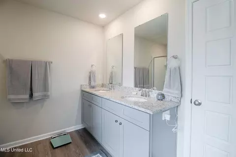 Bath - 1023 Enclave Cir, Long Beach, MS 39560 photo 2 of 3