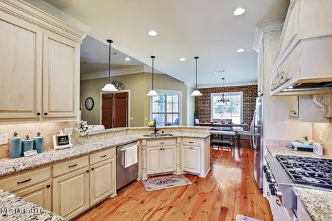 202 Mary Emma Ave, Brandon, MS 39042 photo 10