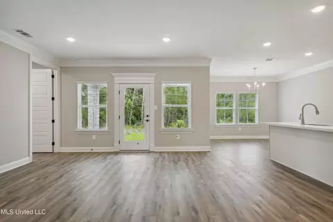 6420 Little Church Rd, Ocean Springs, MS 39564