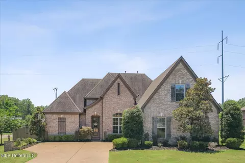 1689 Farindale Cv, Nesbit, MS 38651
