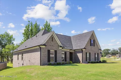 1791 Wooten Dr, Nesbit, MS 38651 photo 2