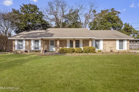 100 Dogwood Dr, Gulfport, MS 39507