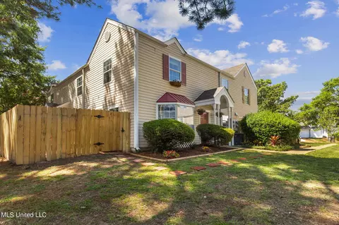 839 Harbor Bend Dr, Brandon, MS 39047