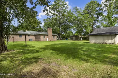 Exterior - 9752 Wilkerson Cir, Moss Point, MS 39562 photo 3 of 4