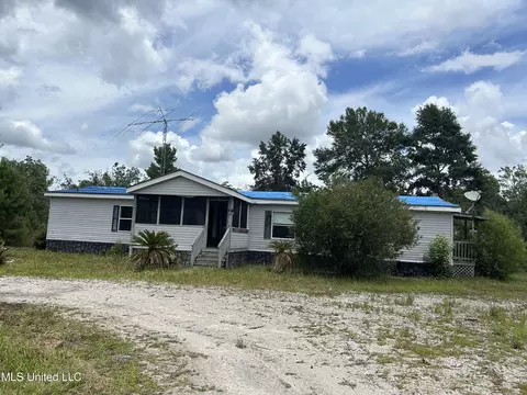 18724 Reese Dr, Saucier, MS 39574