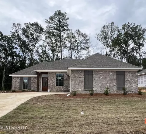 215 Hemingway Cir, Canton, MS 39046