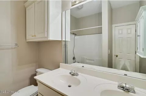Bath - 160 Hawkridge Dr, Madison, MS 39110 photo 3 of 3
