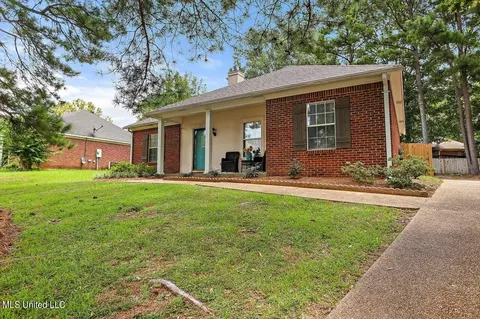 606 Windward Ln, Richland, MS 39218