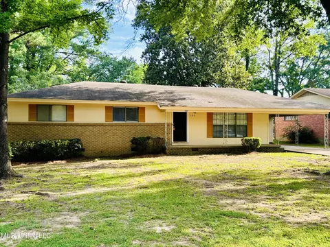 707 George St, Canton, MS 39046
