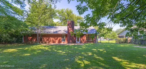Exterior - 290 Timberline Dr, Madison, MS 39110 photo 6 of 7