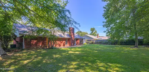 Exterior - 290 Timberline Dr, Madison, MS 39110 photo 5 of 7