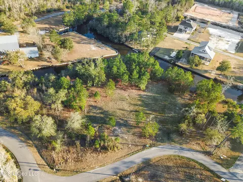 2013 Bonney Dr, Bay Saint Louis, MS 39520