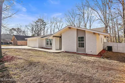 111 N Sweetgum Rd, Brandon, MS 39047
