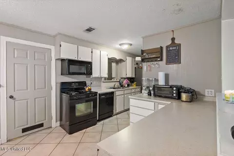 Kitchen - 1908 Deborah St, Pearl, MS 39208 photo 1 of 2