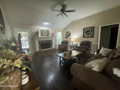 928 Eagles Nest Dr, Byram, MS 39272 photo 4