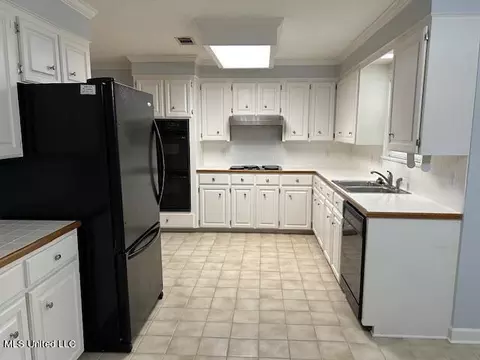 5458 River Thames Rd, Jackson, MS 39211 photo 4