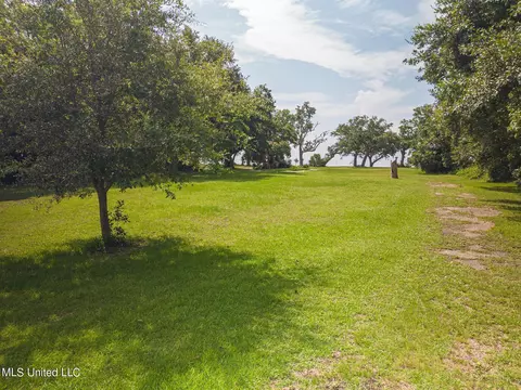 932 E Beach Blvd, Long Beach, MS 39560 photo 8