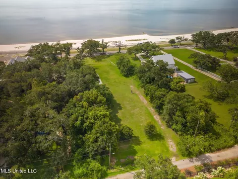 932 E Beach Blvd, Long Beach, MS 39560 photo 5