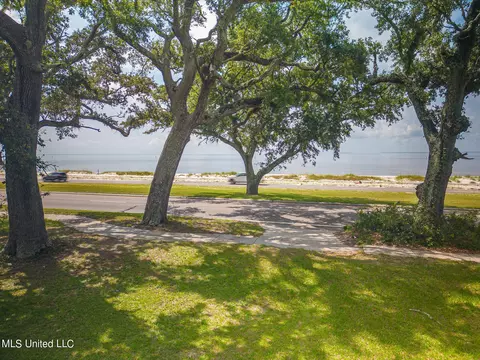932 E Beach Blvd, Long Beach, MS 39560