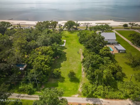 936 E Beach Blvd, Long Beach, MS 39560 photo 2