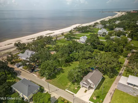 936 E Beach Blvd, Long Beach, MS 39560 photo 7