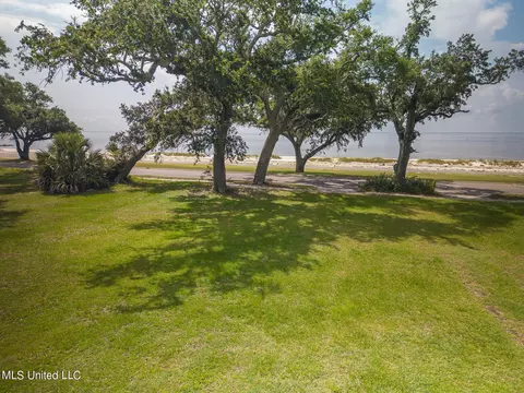 936 E Beach Blvd, Long Beach, MS 39560 photo 4