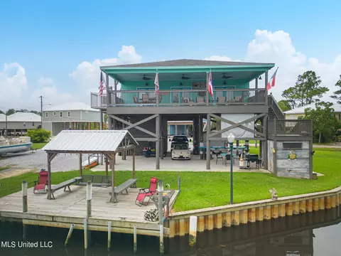 4066 Bream St, Bay Saint Louis, MS 39520