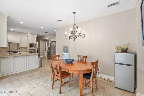 Dining - 45 Moss Forest Cir, Jackson, MS 39211 photo 3 of 3
