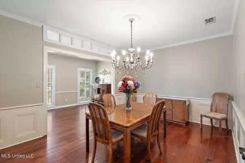 Dining - 45 Moss Forest Cir, Jackson, MS 39211 photo 1 of 3