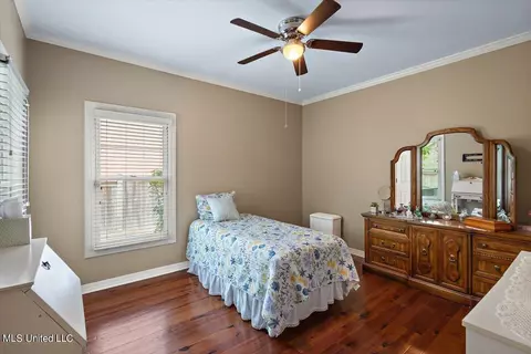 Bedroom - 45 Moss Forest Cir, Jackson, MS 39211 photo 4 of 4