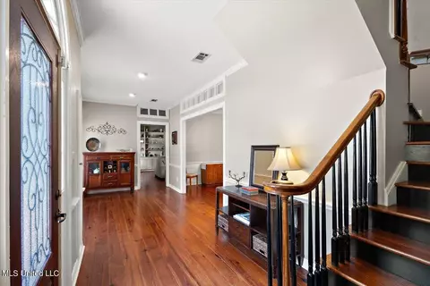 Entry Way - 45 Moss Forest Cir, Jackson, MS 39211 photo 3 of 4