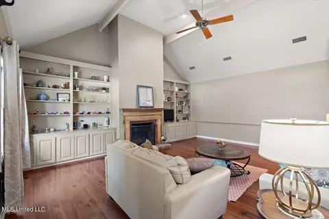 Living - 45 Moss Forest Cir, Jackson, MS 39211 photo 1 of 1
