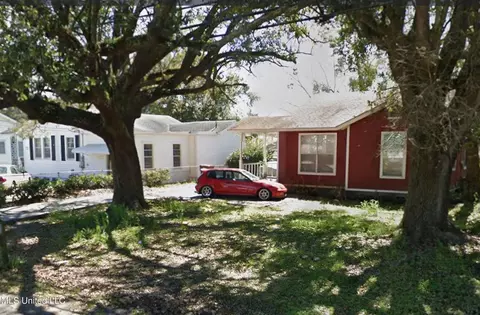1909 Southern Ave, Biloxi, MS 39531