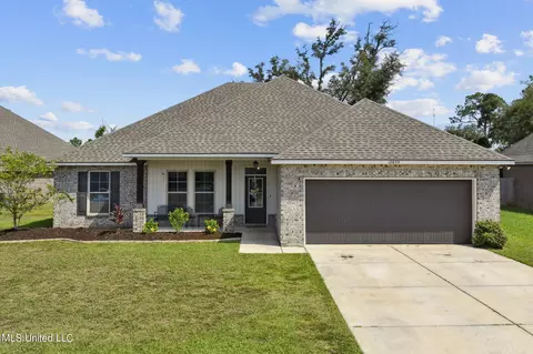 12835 Jackson Lee Dr, Ocean Springs, MS 39564